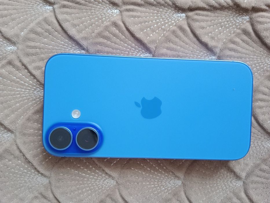 Продам 16 айфон в отличном состояние