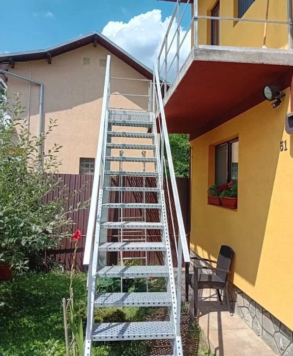 scari metalice zincate