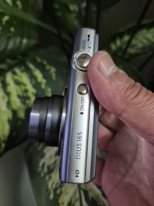 Compact digital Canon Ixus 165