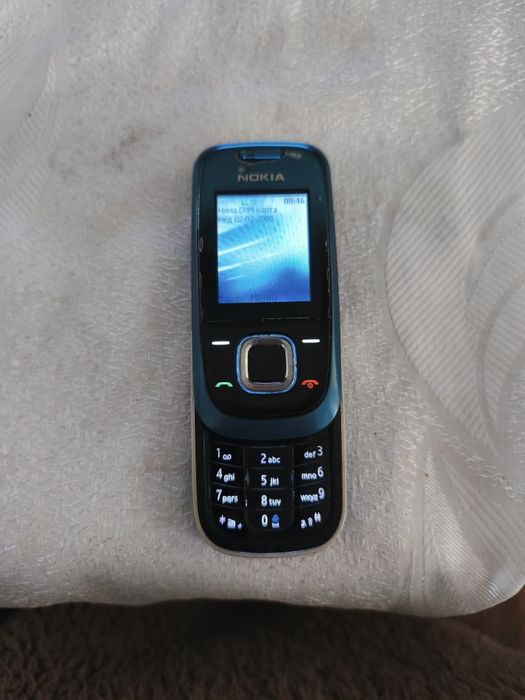 Продавам Nokia 2680