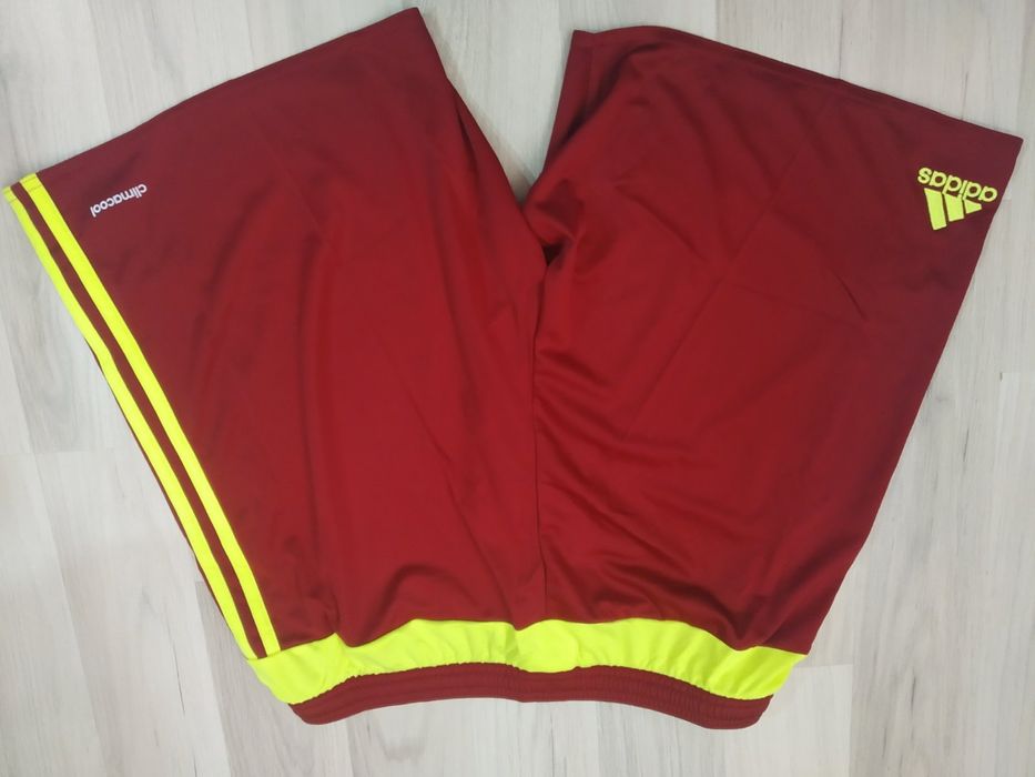 Къси панталони Adidas