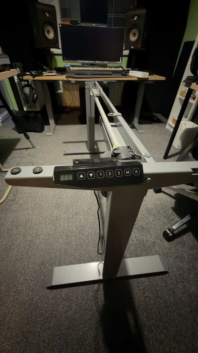 Ергономично бюро Ergo Desk (Регулируема височина)