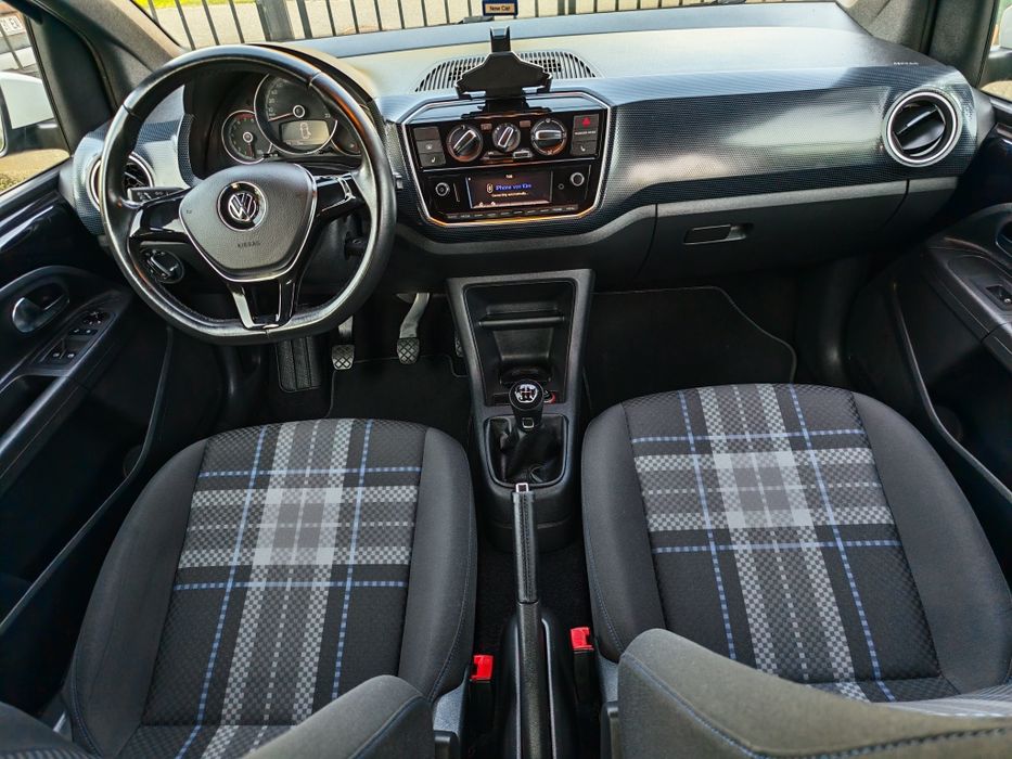 VW UP! Club facelift , an 2017, benzina, garantie