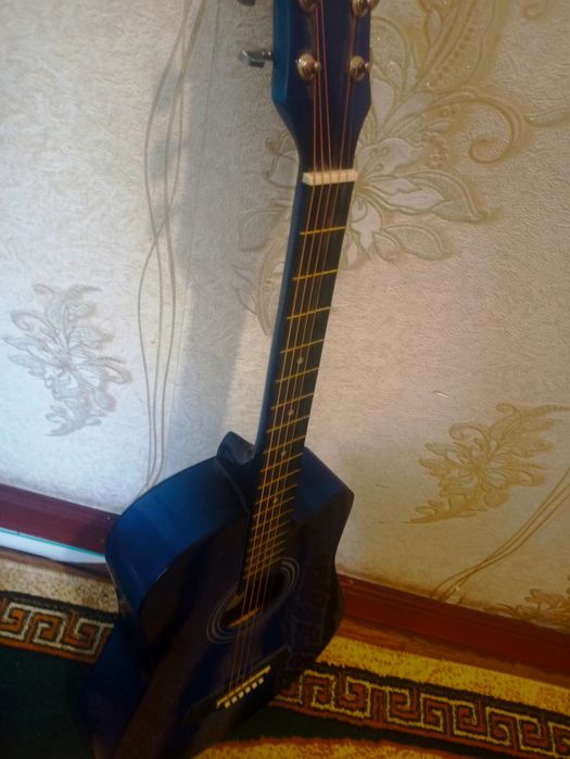 Gitara sotiladi + sumka, ideal holat, yangi boshlovchilar uchun zo‘r