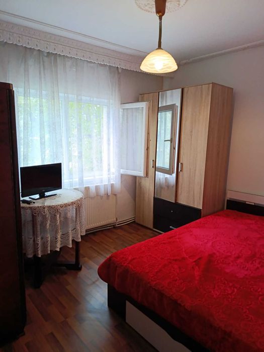 PF vând ap 2 camere etaj intermediar