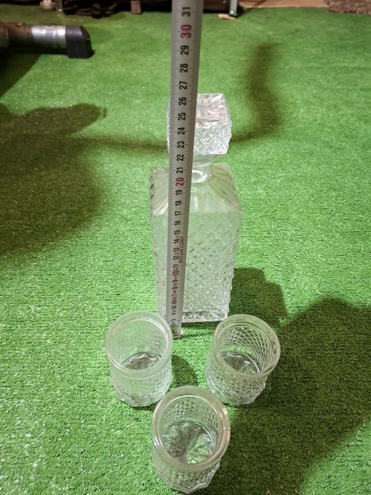 Гарафа с 3 чаши.