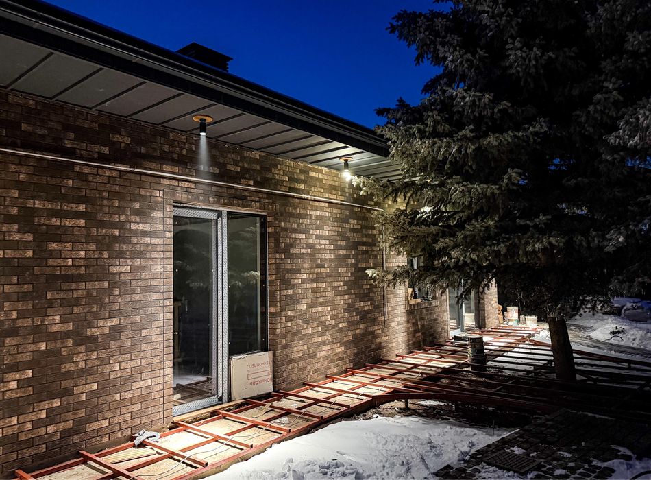 Кровельные услуги. Монтаж водостока. Ремонт крыш. Установка сайдинга