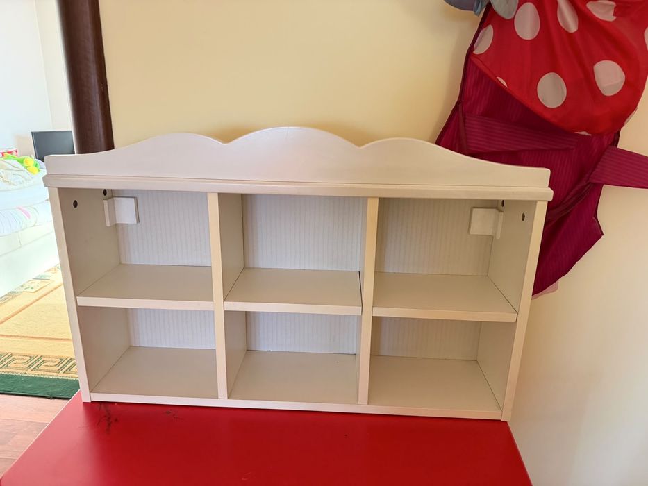 Raft / Bibliotecă albă