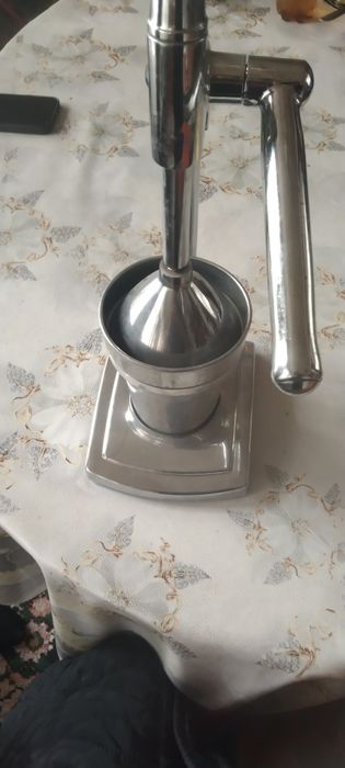 Соковыжималка пресс для цитрусовых и граната