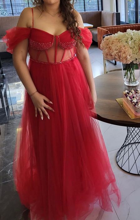 Продавам балната си рокля