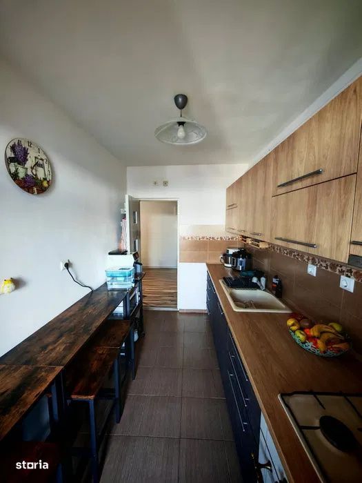 Apartament cu 3 camere, 60 mp, balcon, zona Parcului Poligon — fotografia 3