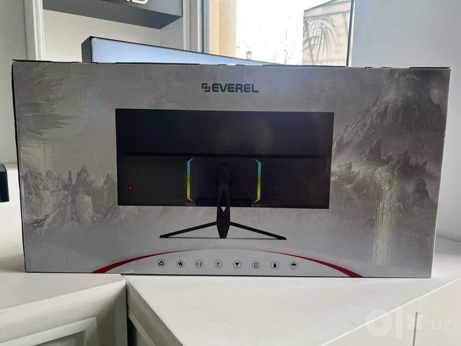 Everel 34" Curved