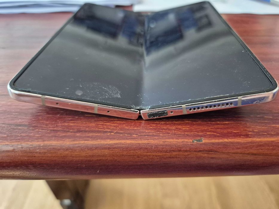 Telefon Samsung Z Fold 4 defect