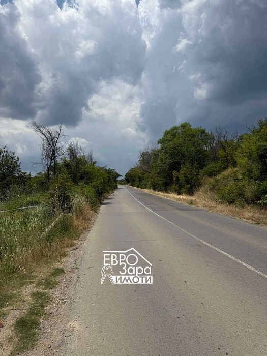 Имот за продажба на главния път към село Малка Верея