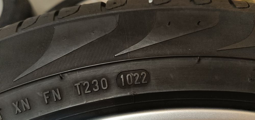 Оригинални джанти с гуми летни 21 цола за Audi Q7 SQ7 дот 2022г