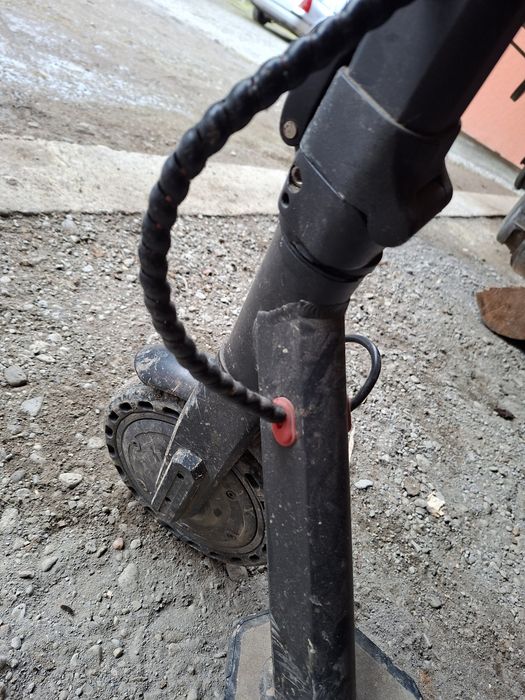 Vând trotineta electrica defectă