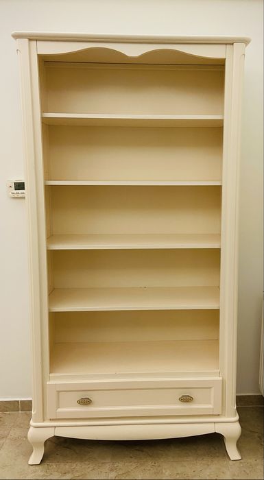 Biblioteca din lemn masiv marca Romina