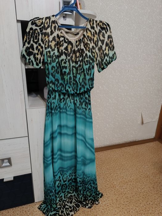 Нарядные женские платья