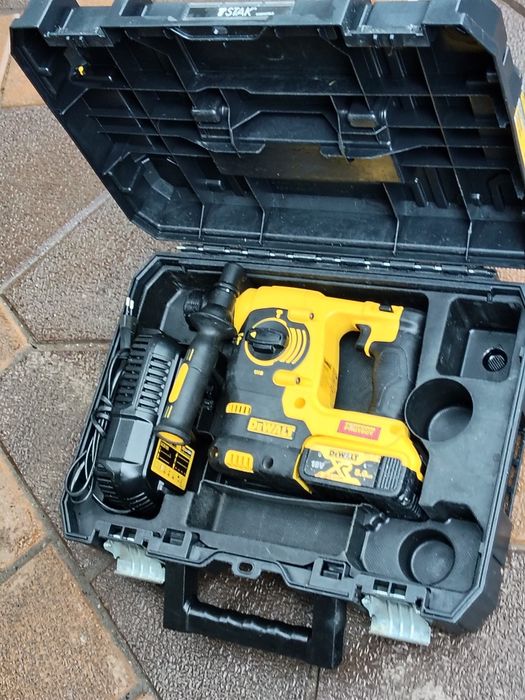 Rotopercutor DEWALT DCH  253 că și nou
