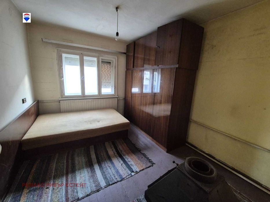 Етаж от къща за продажба кв. Дружба 2