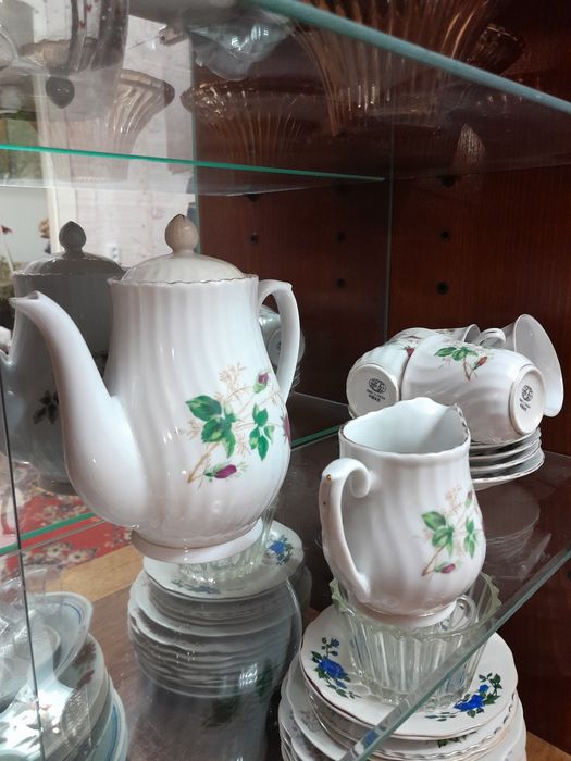 Продам посуду недорого.  Торг