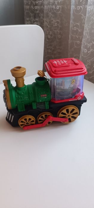 Отдам игрушки,обувь,вещи