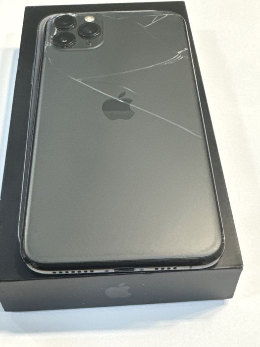 iPhone 11 PRO MAX • 256 GB • 100% Bateria