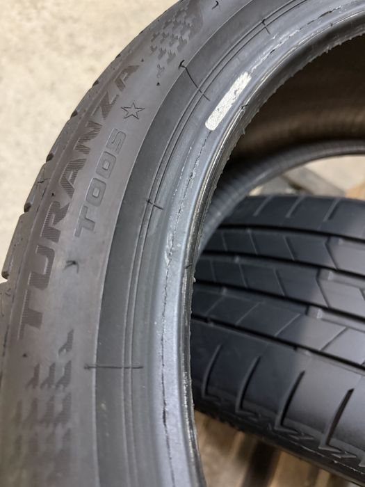 225/40/18 Bridgestone 2бр дот24