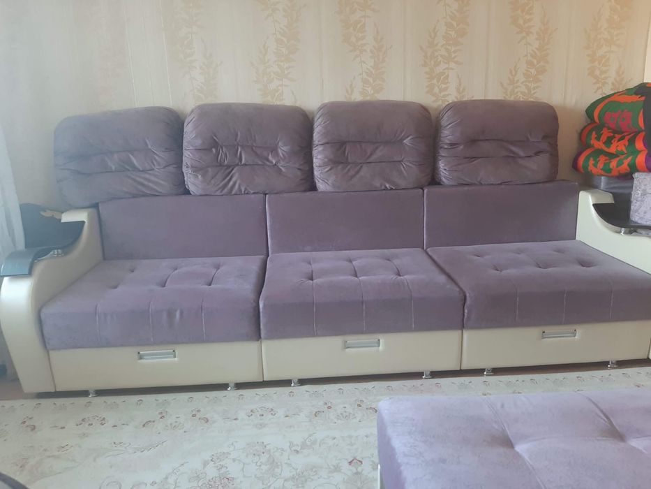 Продается диван для гостинной