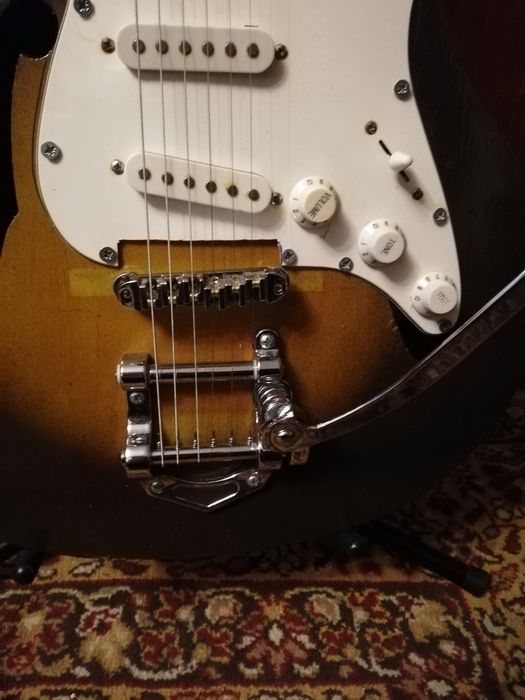 Лютиерска електроакустична китара