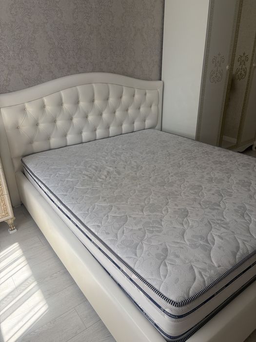 Продаю двухспальную кровать
