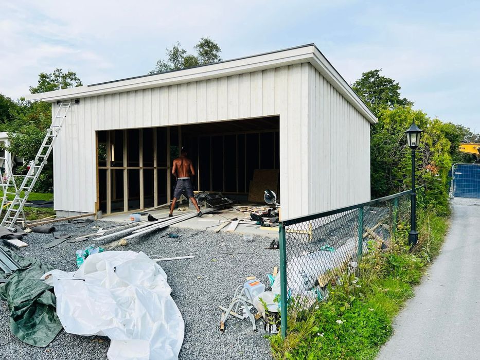 Constructi case la rosu cabane pavaje acoperise etc