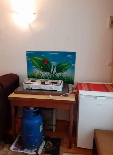 Дава се под наем Едностаен апартамент в Бургас, Меден рудник - зона В - 30 кв.м за 204 € - Снимка #5