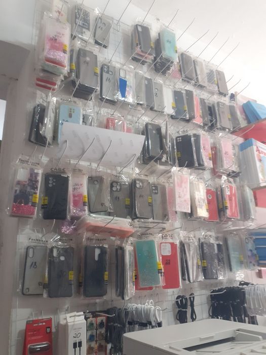 Telifon uchun chexollar sotiladi reshotkasi ilgichlar bilan