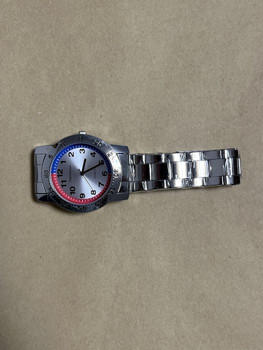 Ceas modern de barbati