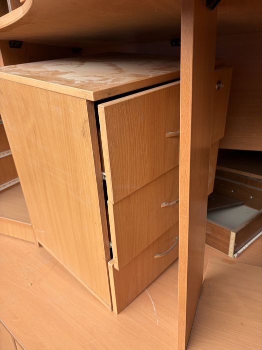 Продам тумбочки, столы