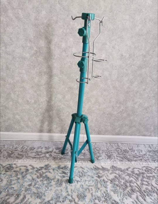Телескопический штатив для длительных вливаний
Высота до 1.75 м можно