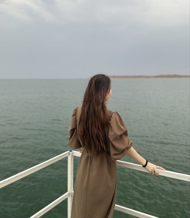 Қоңыр түсті көйлек сатылады!