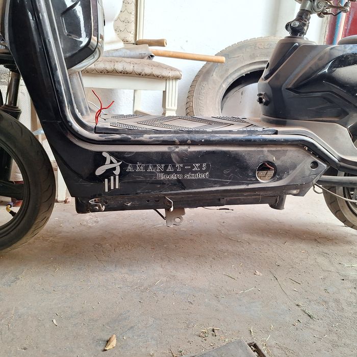 Продам скутер аманаты х5