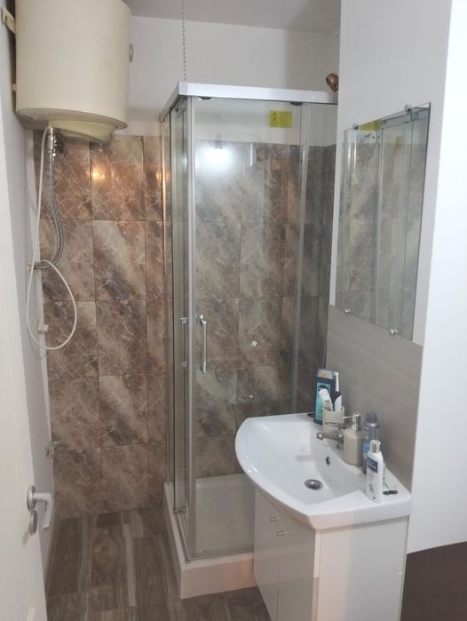 Garsoniera de vânzare