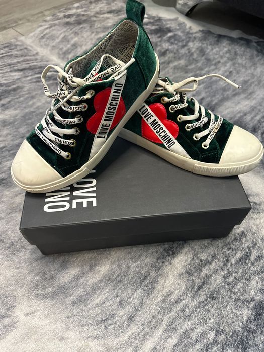 Кецове Love Moschino