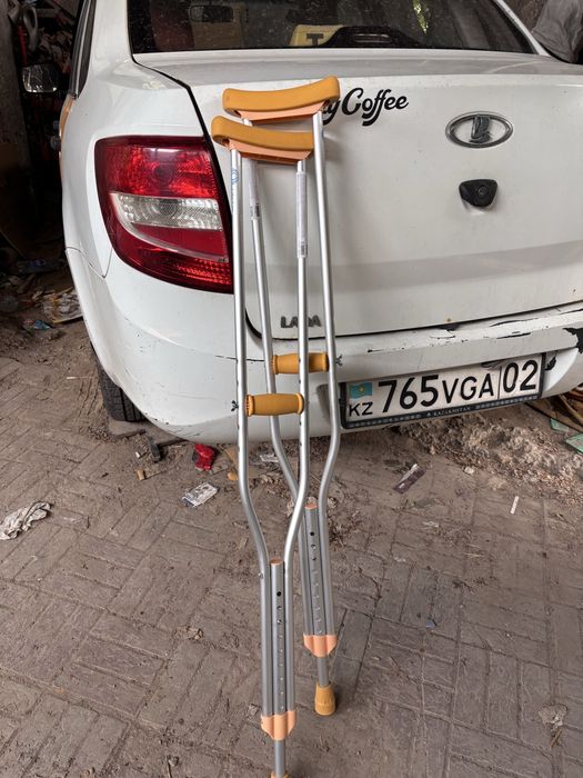 Продам новые костыли
