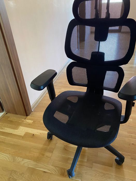 Vand scaun ergonomic de birou tip mash.