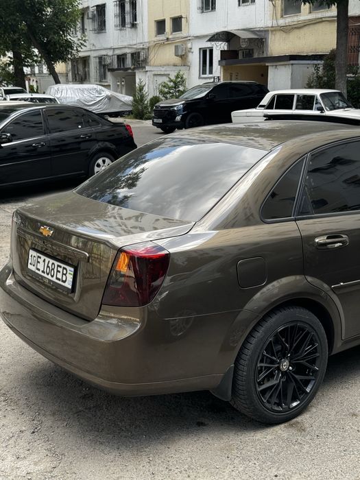 R17 black piano diska pirelli balon 205/50/17