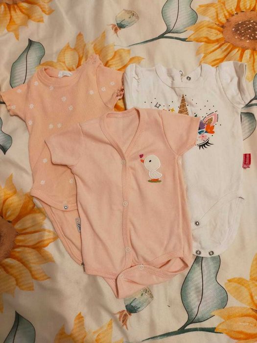 Продам пакет вещей на девочку до года