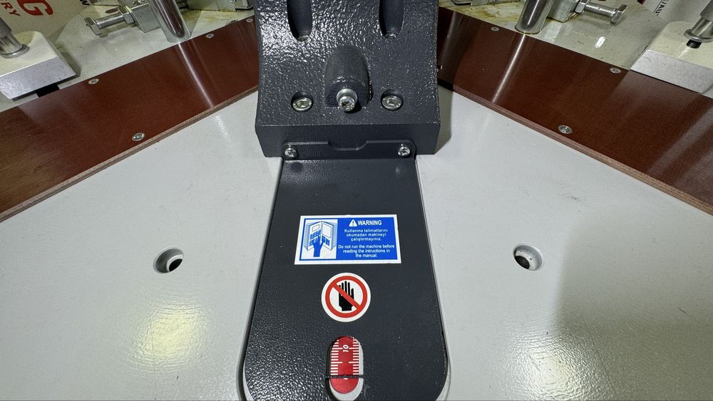 APEX I Masina de sertizat hidraulica profile din aluminiu