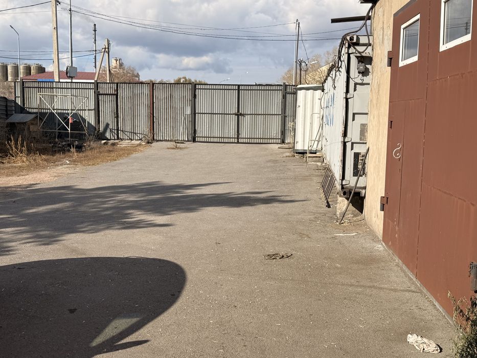 Бокс с подъемником