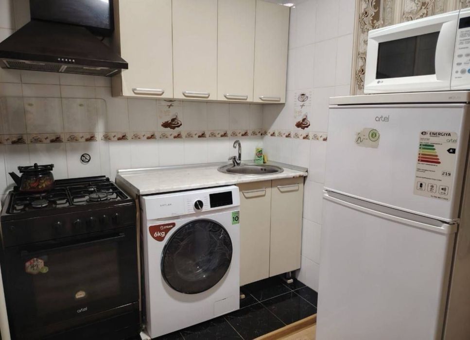 Квартира на Ц4-кафе Плов 1*2/2/4 общ пл  42м  с обстановкой