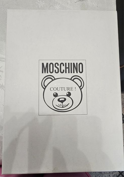 Сникърси Moschino