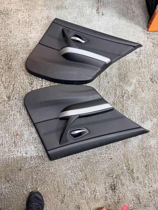 Fete usi piele spate bmw e90